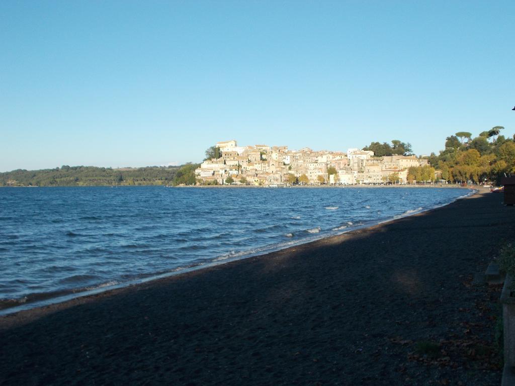 Вилла La Torretta Del Lago Ангвиллара-Сабация Экстерьер фото